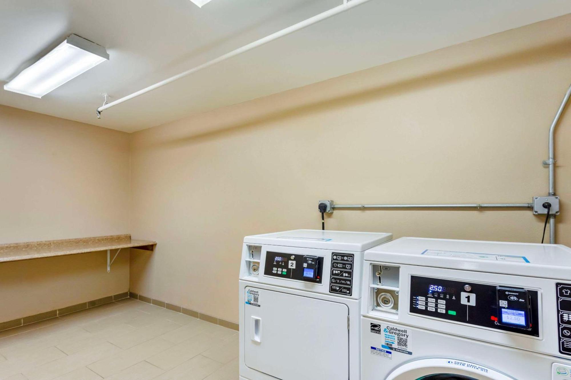Comfort Inn & Suites Carneys Point Екстериор снимка