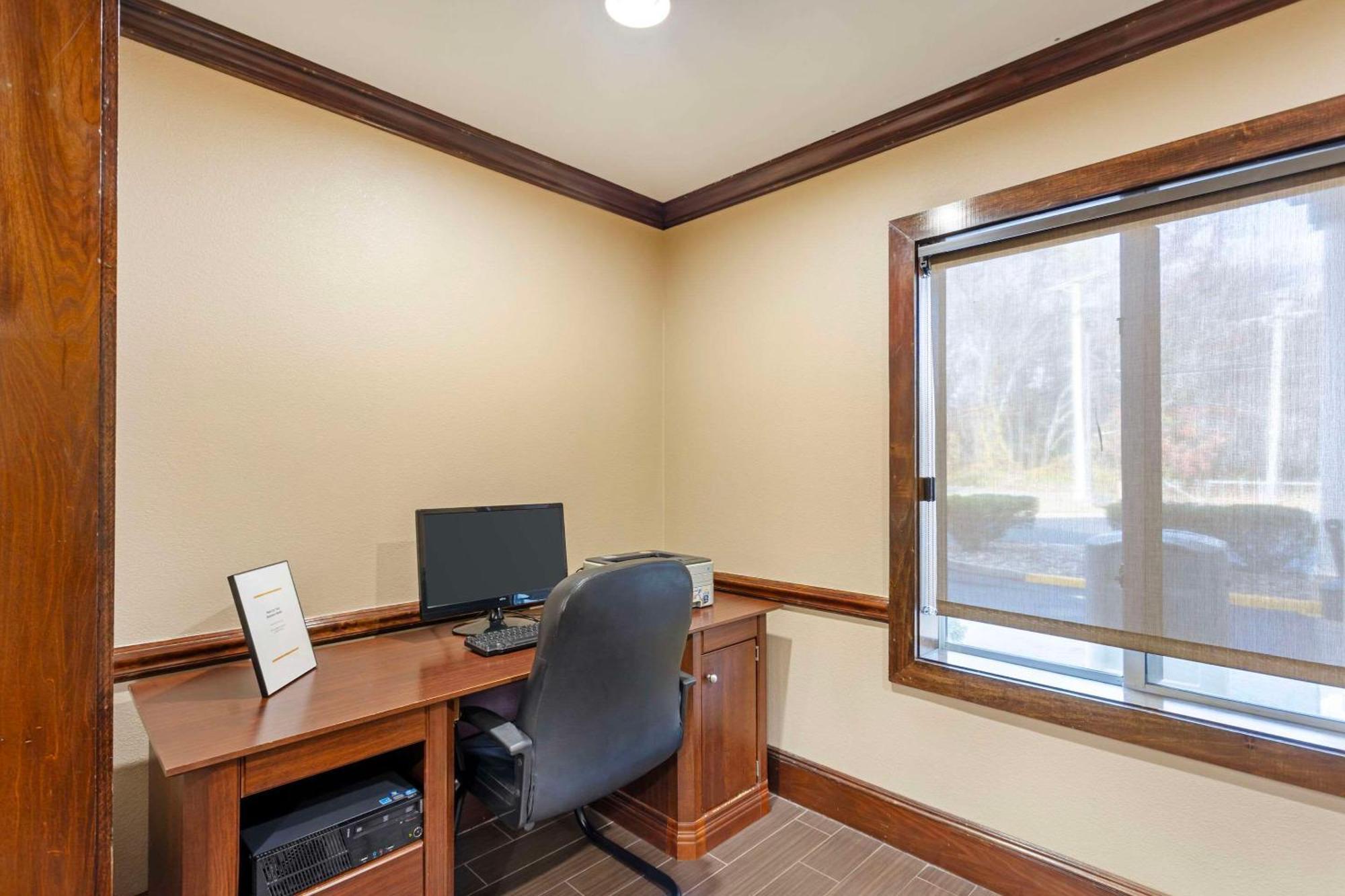 Comfort Inn & Suites Carneys Point Екстериор снимка
