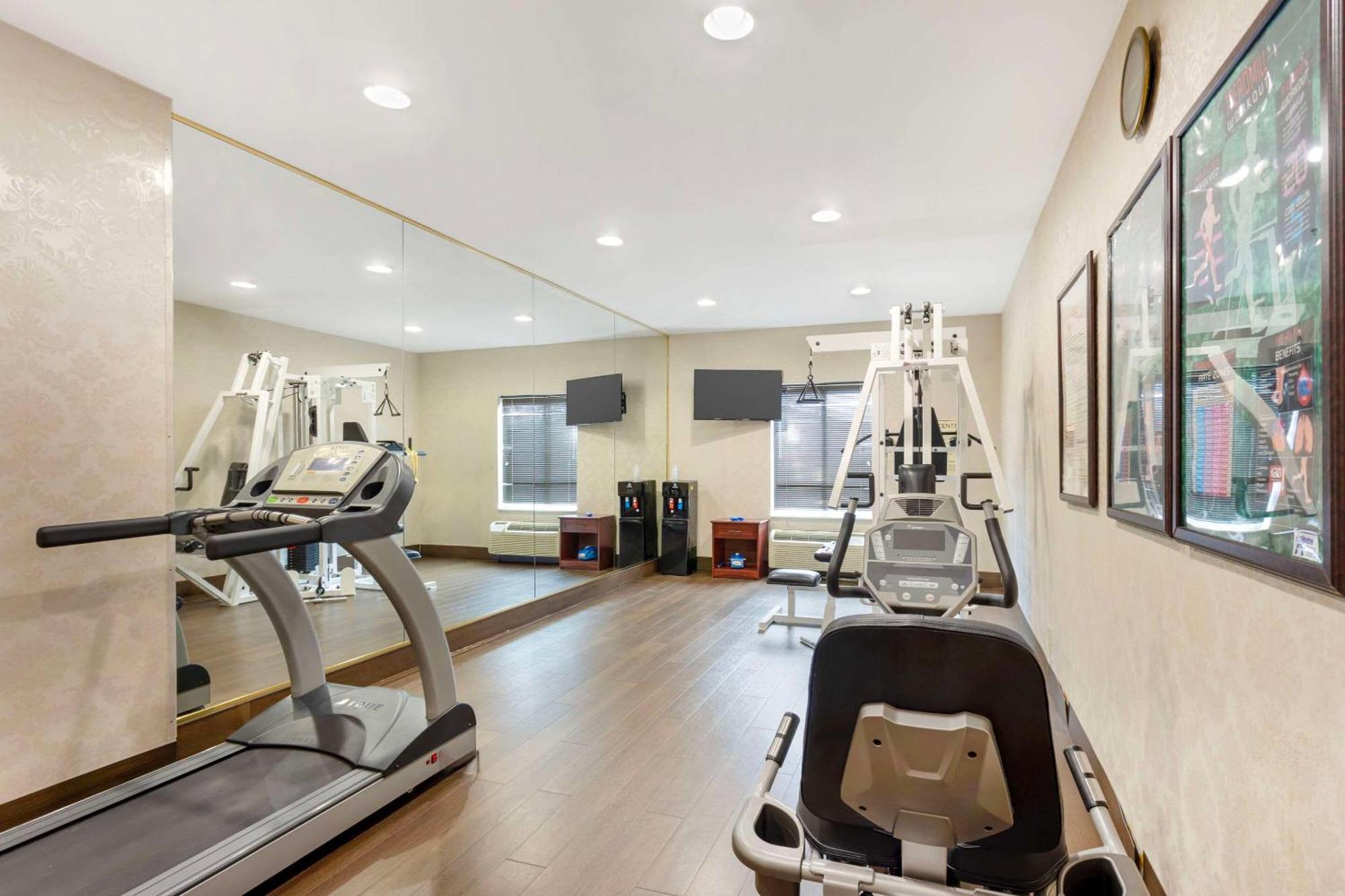Comfort Inn & Suites Carneys Point Екстериор снимка