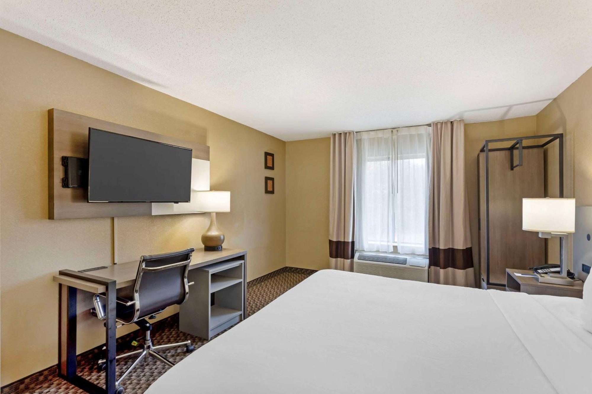 Comfort Inn & Suites Carneys Point Екстериор снимка