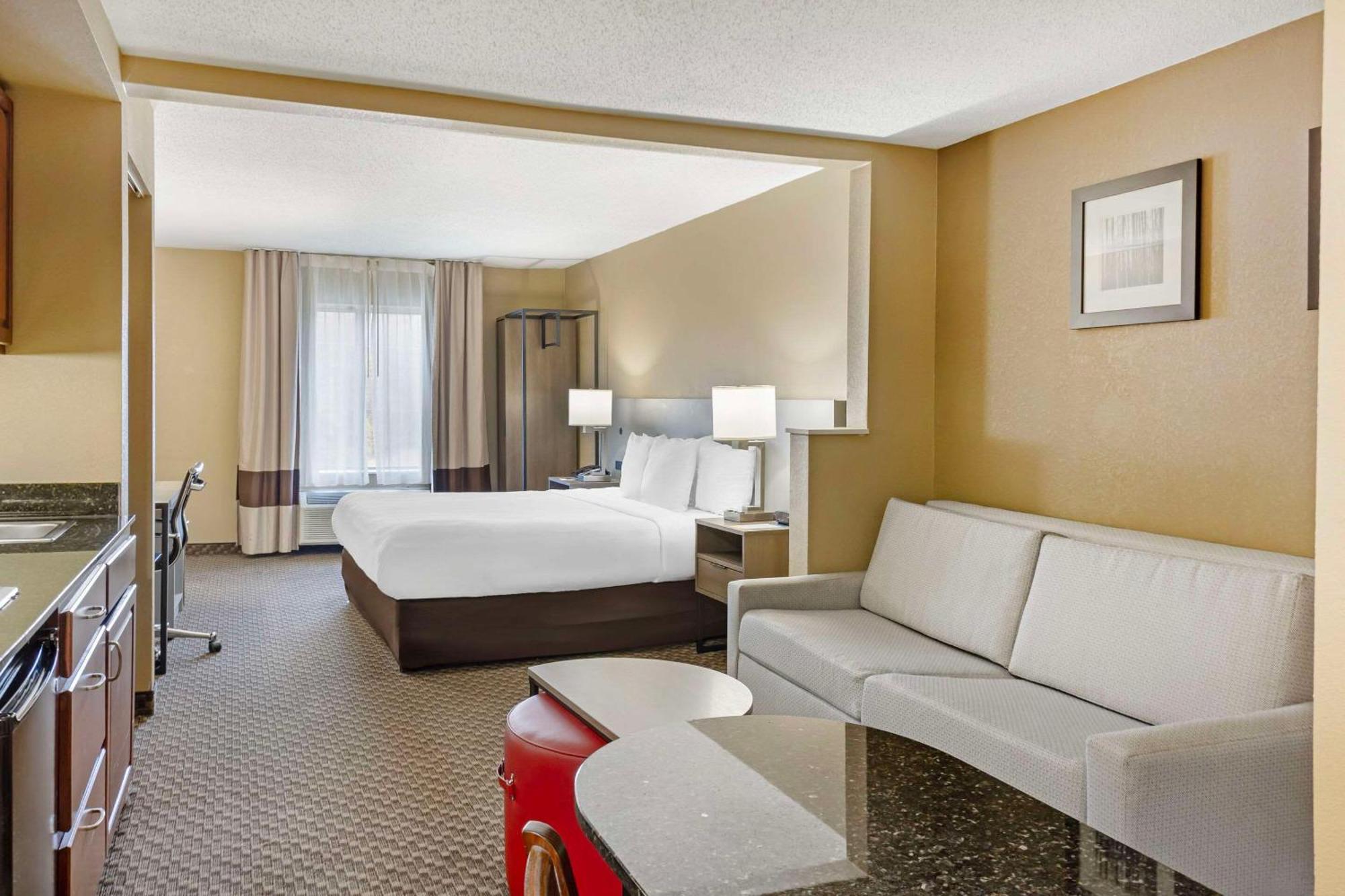 Comfort Inn & Suites Carneys Point Екстериор снимка