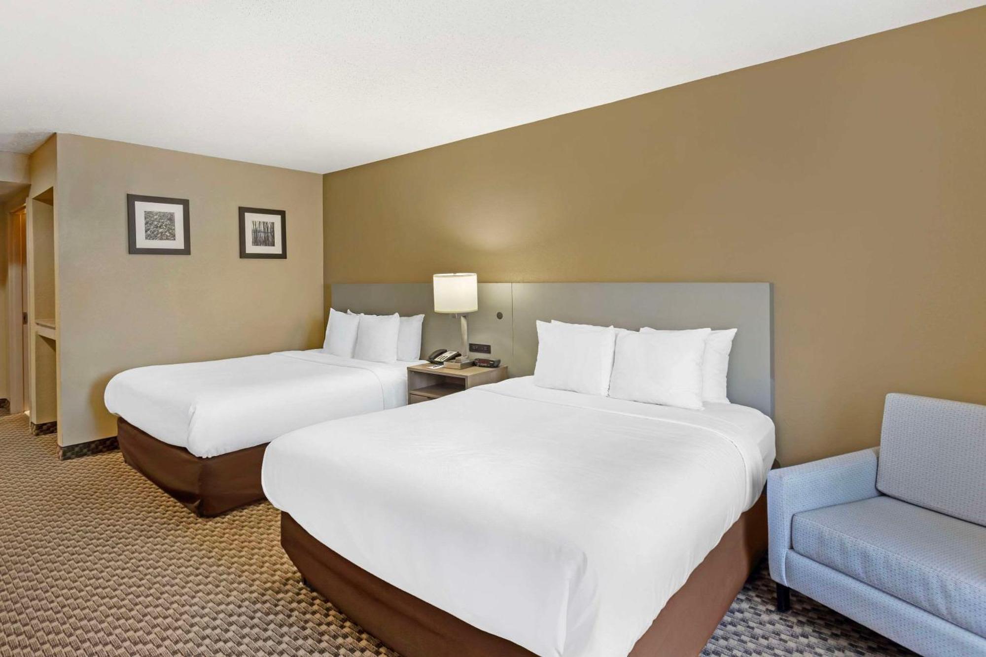 Comfort Inn & Suites Carneys Point Екстериор снимка