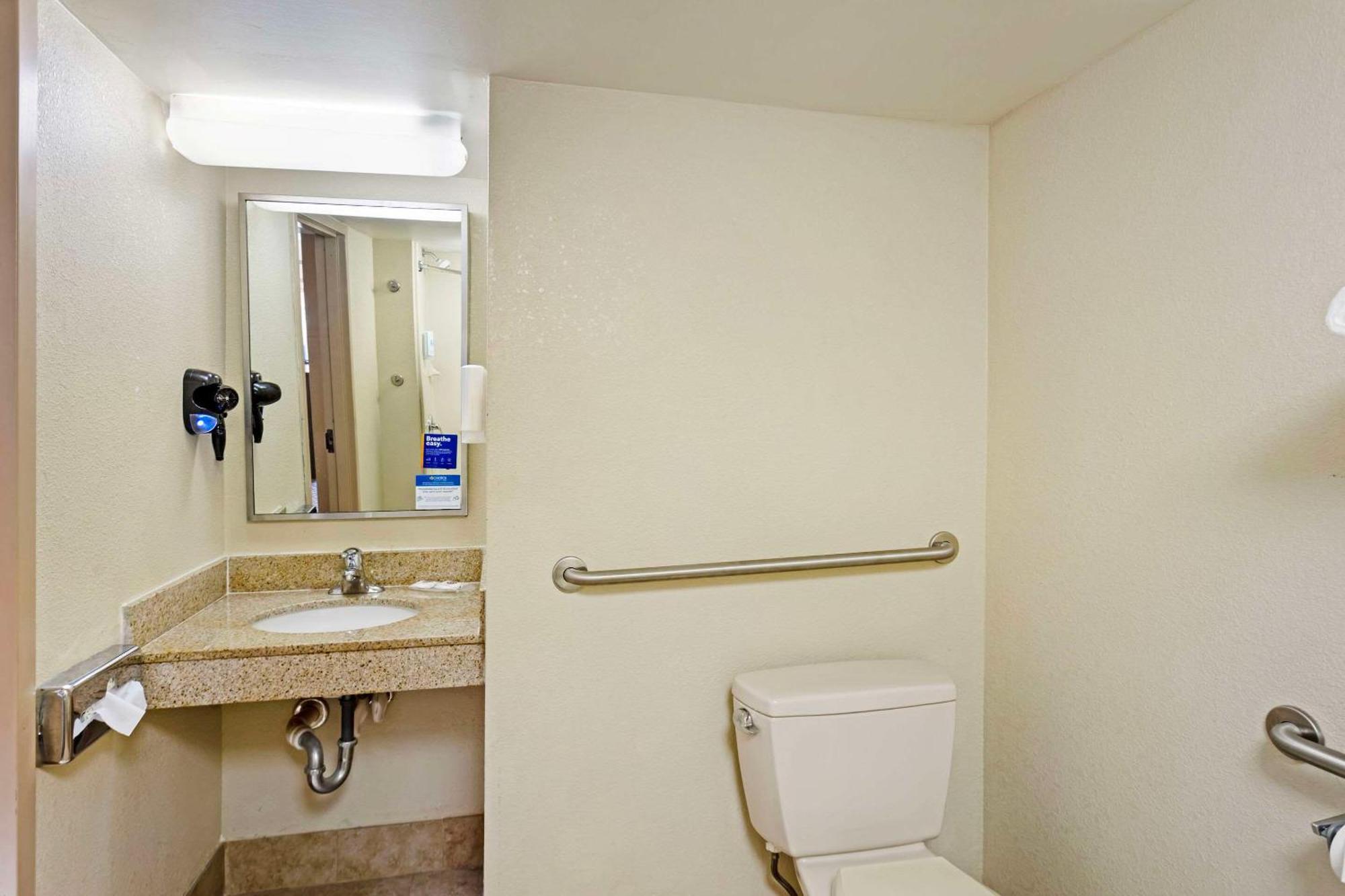 Comfort Inn & Suites Carneys Point Екстериор снимка