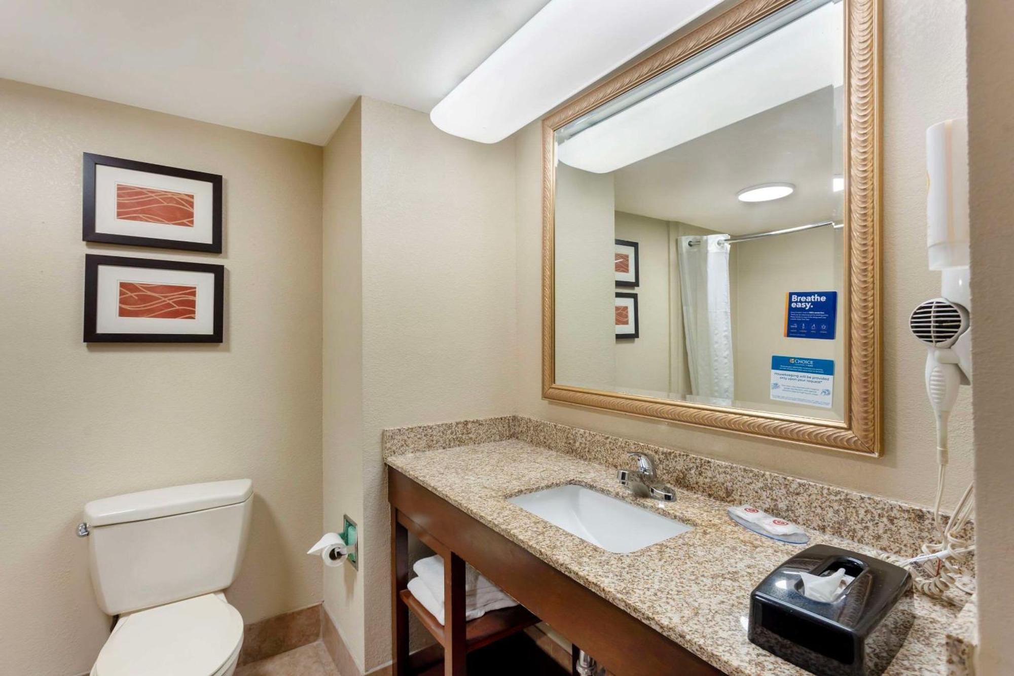Comfort Inn & Suites Carneys Point Екстериор снимка
