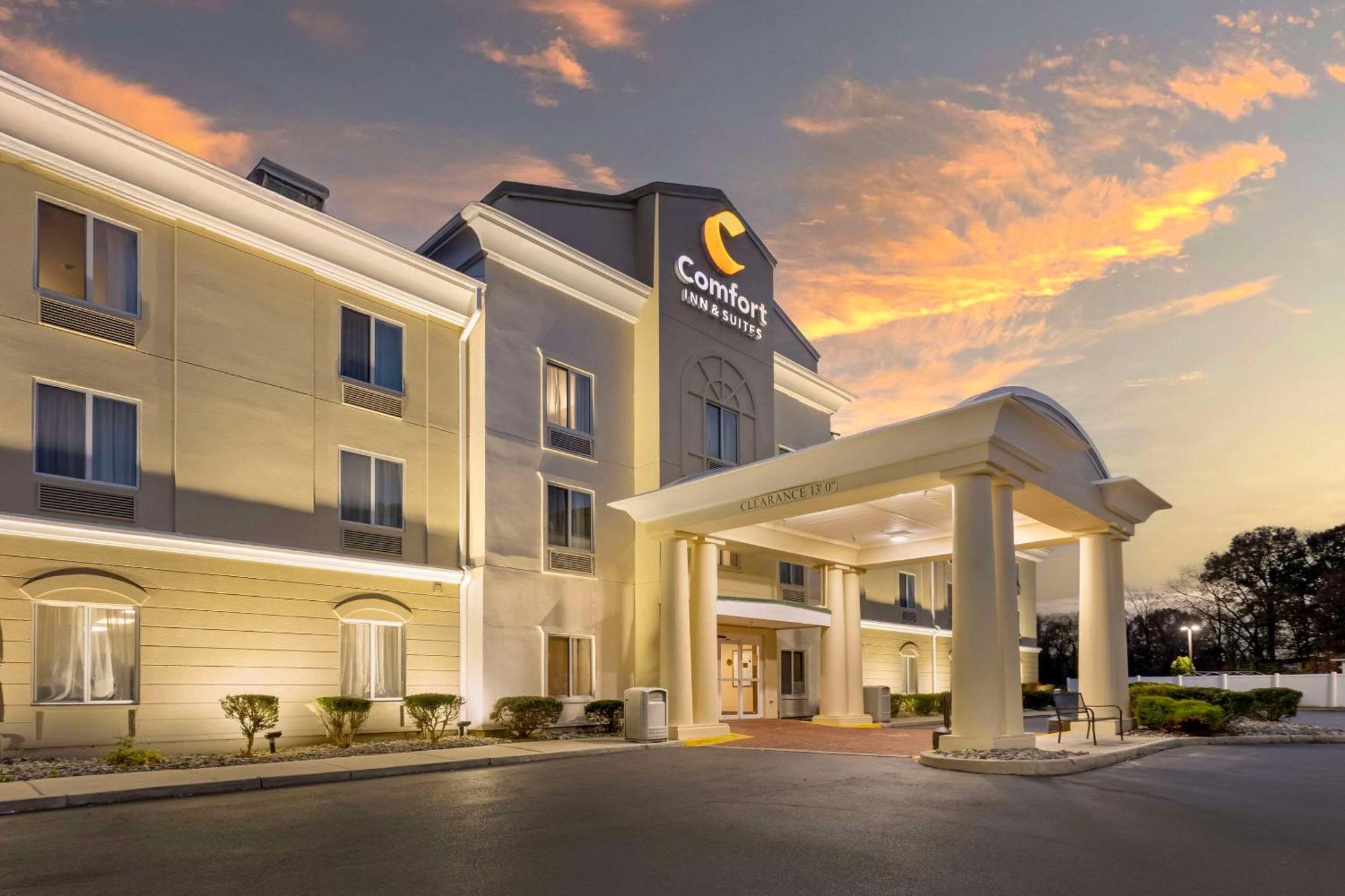Comfort Inn & Suites Carneys Point Екстериор снимка