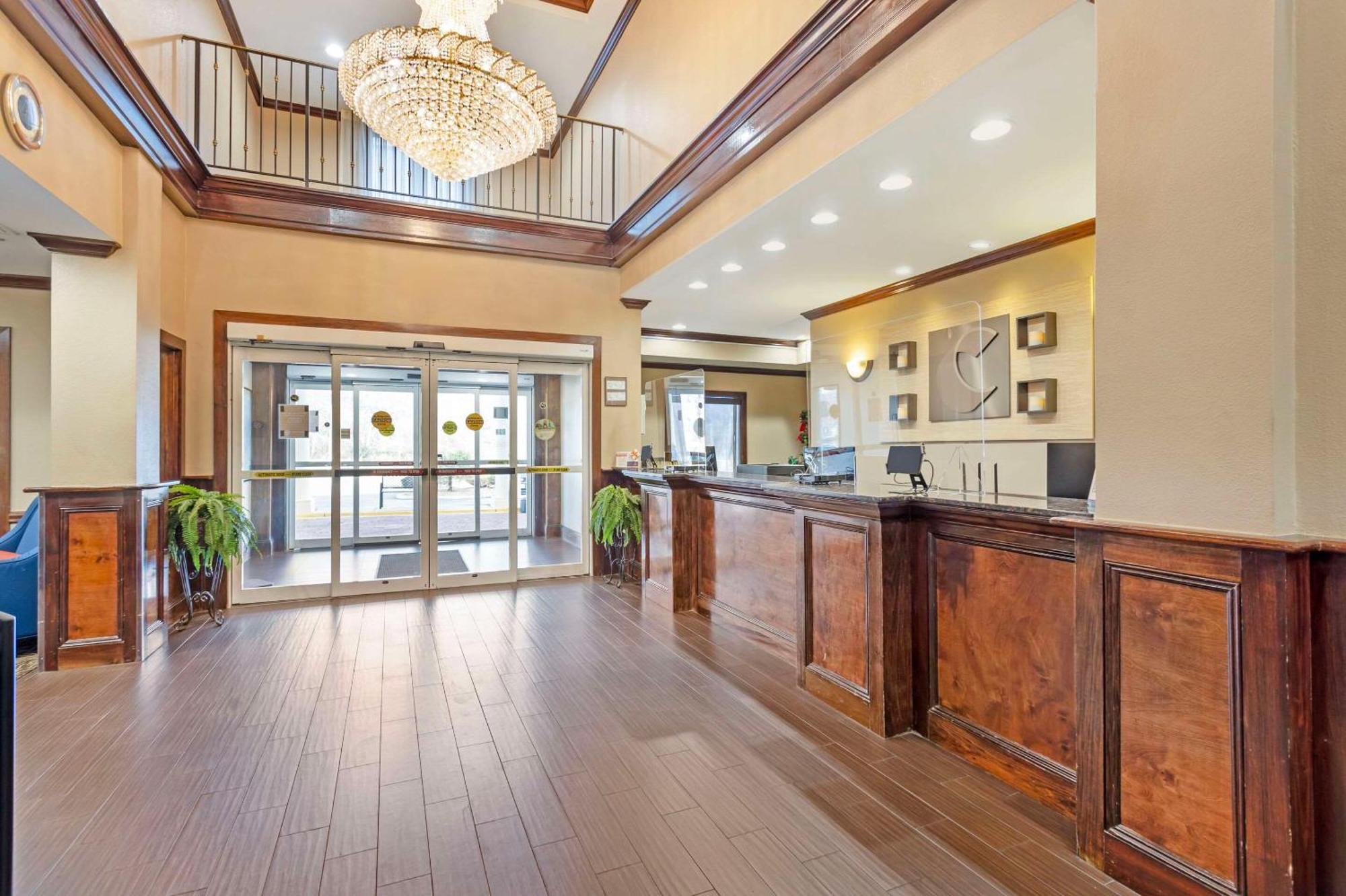 Comfort Inn & Suites Carneys Point Екстериор снимка
